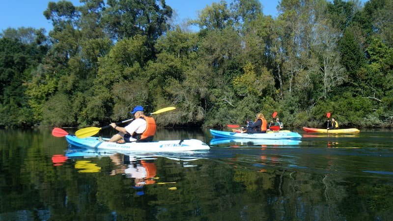 Kayak autovaciable por aguas tranquilas tui