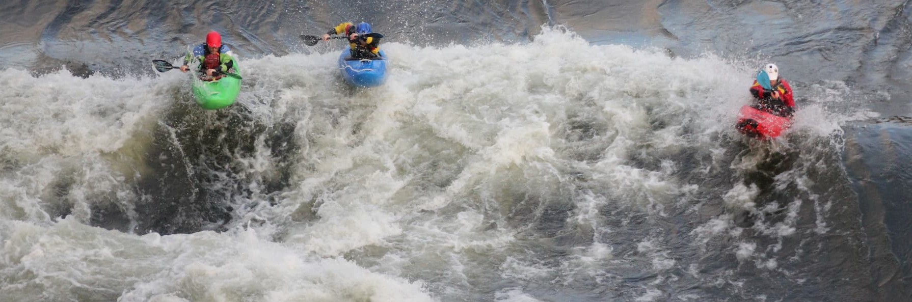 Kayak de aguas bravas en Galicia